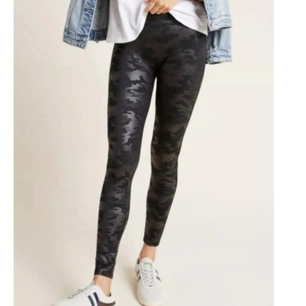 🔥Spanx Black Camouflage Leggings